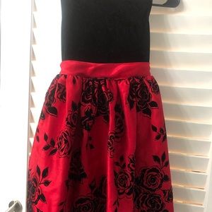 Girls Holiday or Special Occasion Dress. Size 8.  Gently worn.